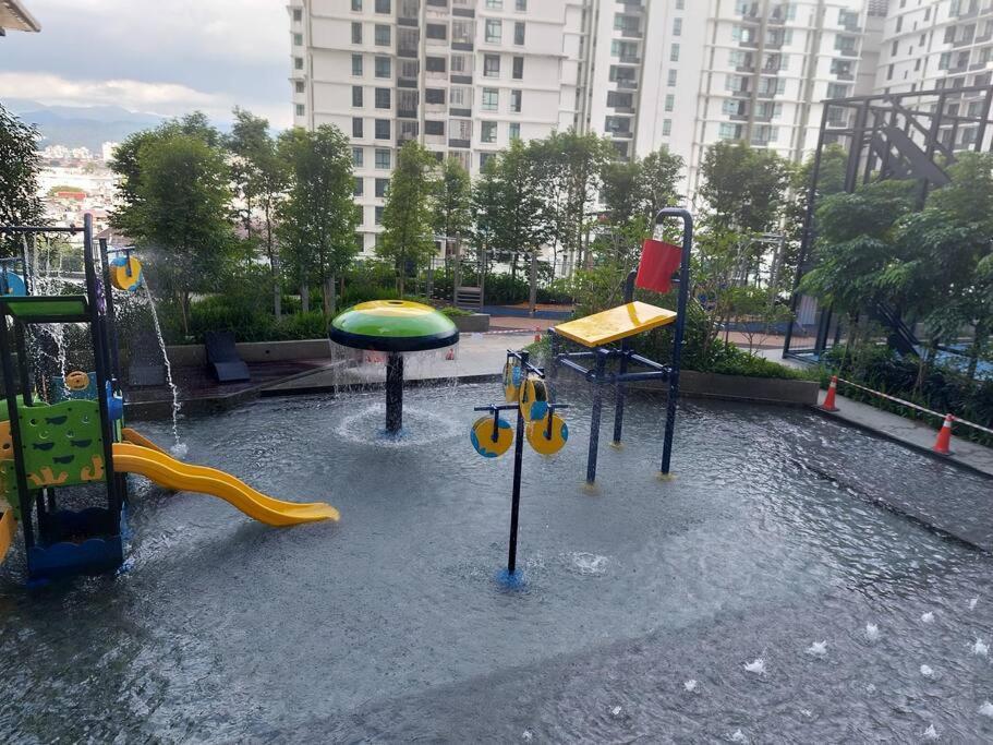 Lavile Water Park Family Leisure @ Sunway Velocity Mall *