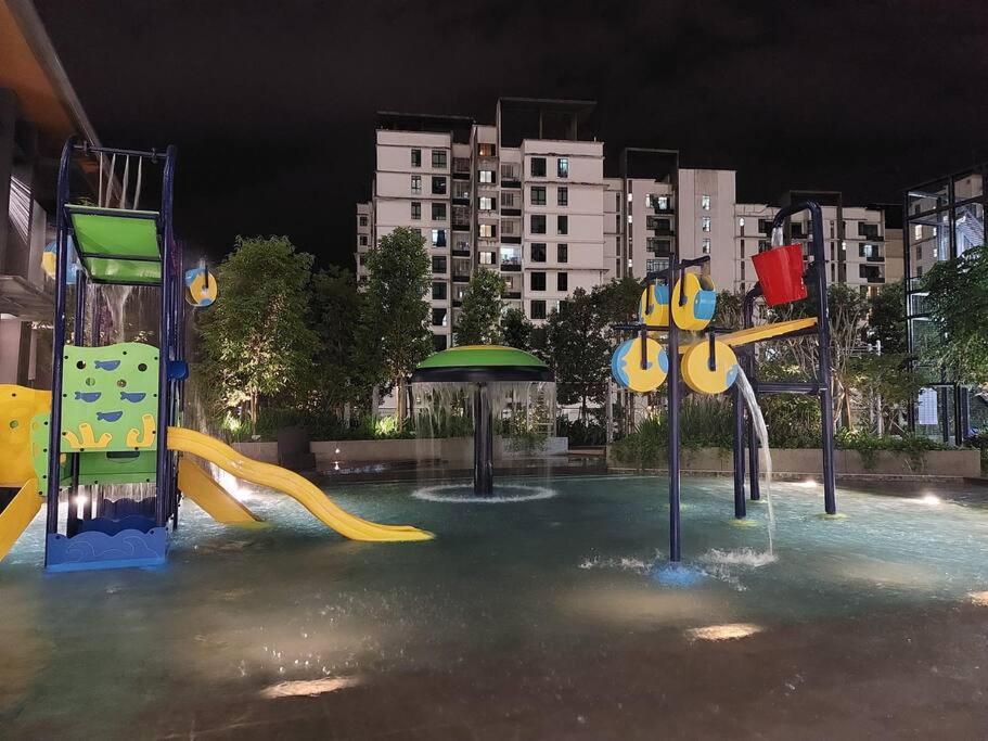 Pangsapuri Lavile Water Park Family Leisure @ Sunway Velocity Mall *